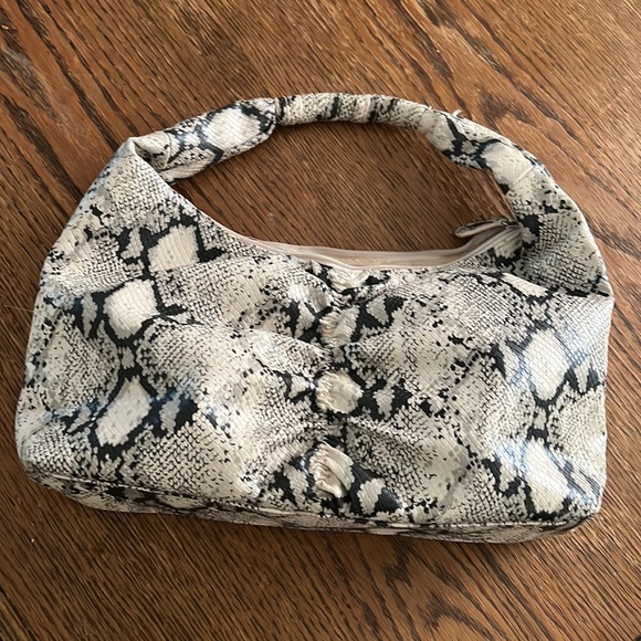 Y2K Animal Print Baguette Hand Bag - Picture 13 of 14